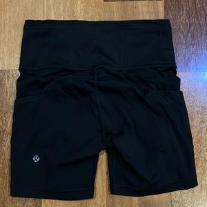 Size 4 Lululemon biker shorts